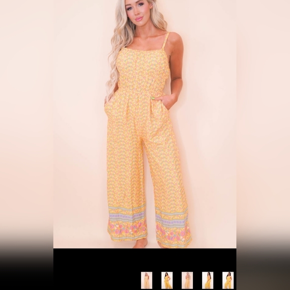 Davi & Dani floral printed sleeveless smocked jumpsuit - Picture 1 of 3